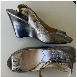 michael michael kors snakeskin pewter metallic peep toe slingback wedges 8.5M